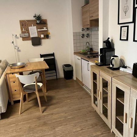 1 Zimmer Wohnung Mit Der Terrasse In Der Innenstadt Wiesbaden Luaran gambar