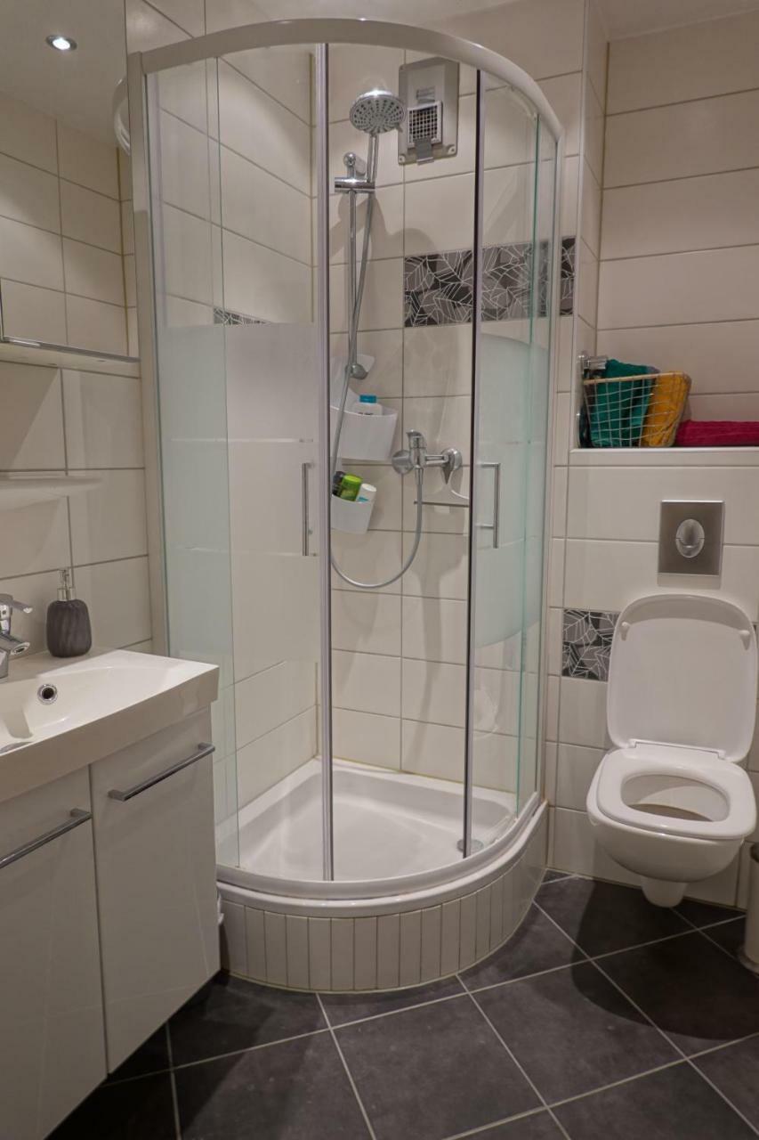 1 Zimmer Wohnung Mit Der Terrasse In Der Innenstadt Wiesbaden Luaran gambar