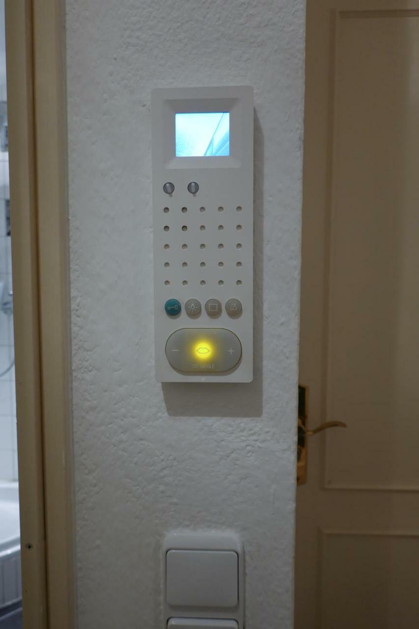 1 Zimmer Wohnung Mit Der Terrasse In Der Innenstadt Wiesbaden Luaran gambar